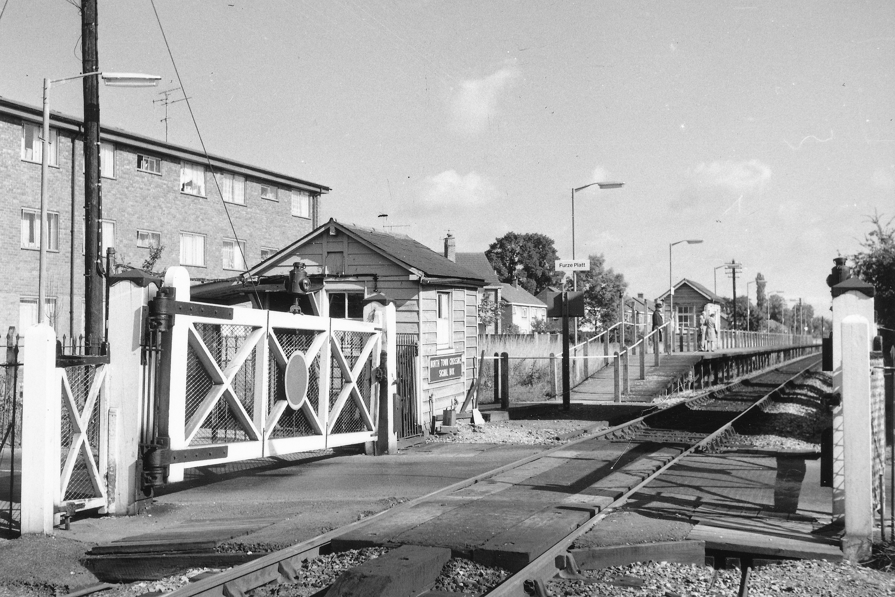 Old Furze Platt level crossing